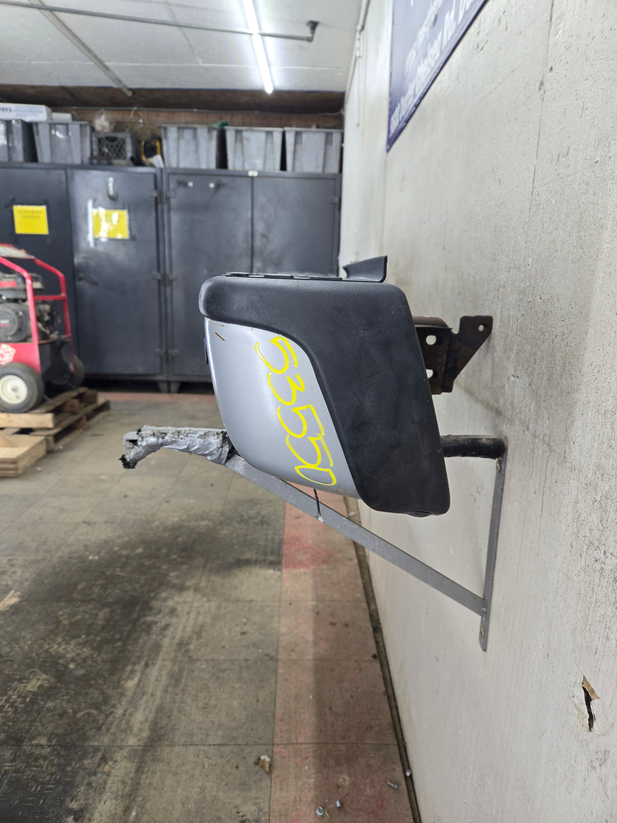 1999-2007 Chevrolet Silverado / GMC Sierra 2500 3500 HD Rear Bumper With Park Sensors