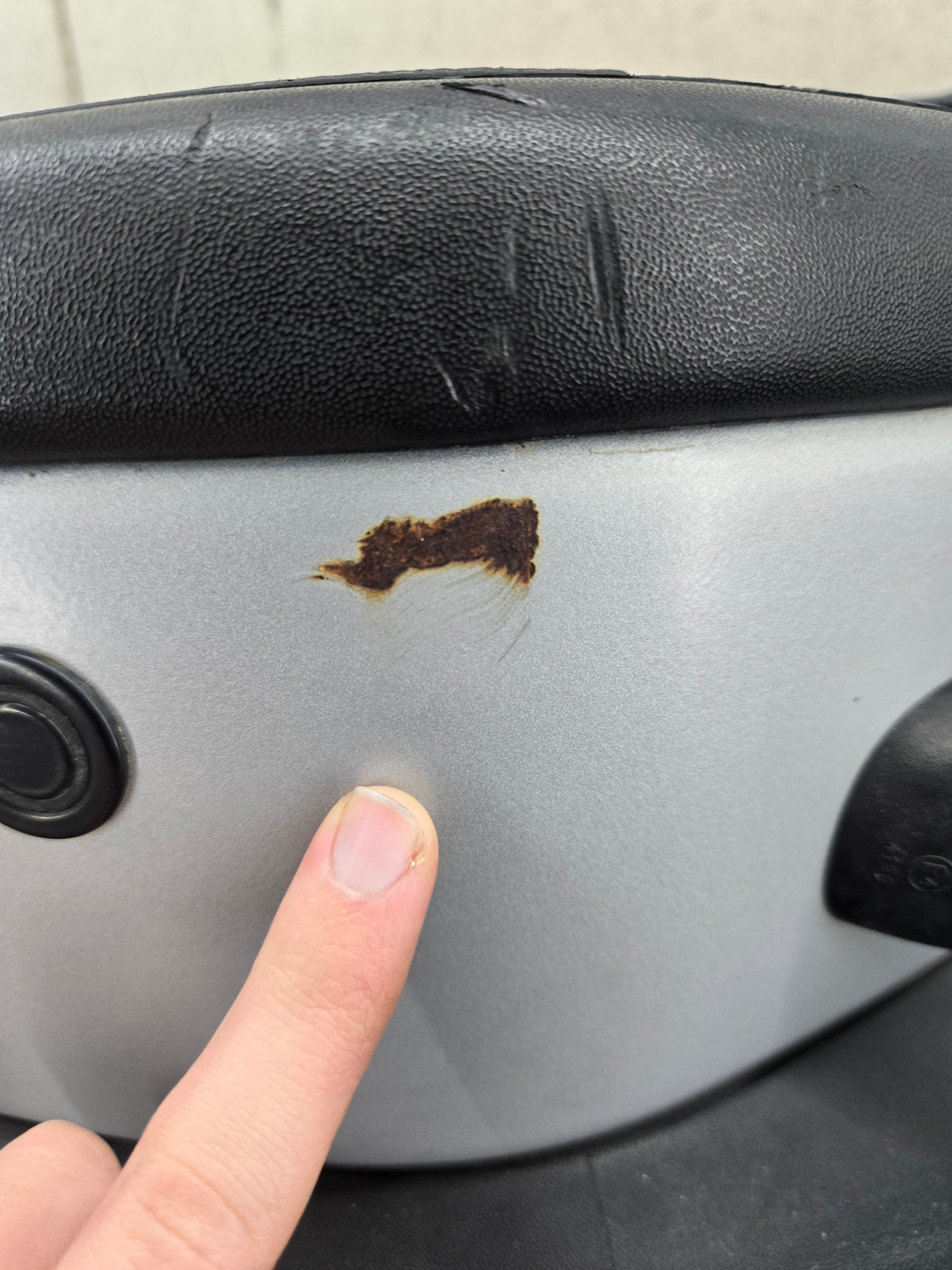 1999-2007 Chevrolet Silverado / GMC Sierra 2500 3500 HD Rear Bumper With Park Sensors