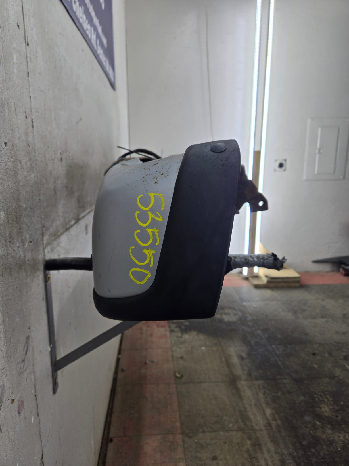 1999-2007 Chevrolet Silverado / GMC Sierra 2500 3500 HD Rear Bumper With Park Sensors