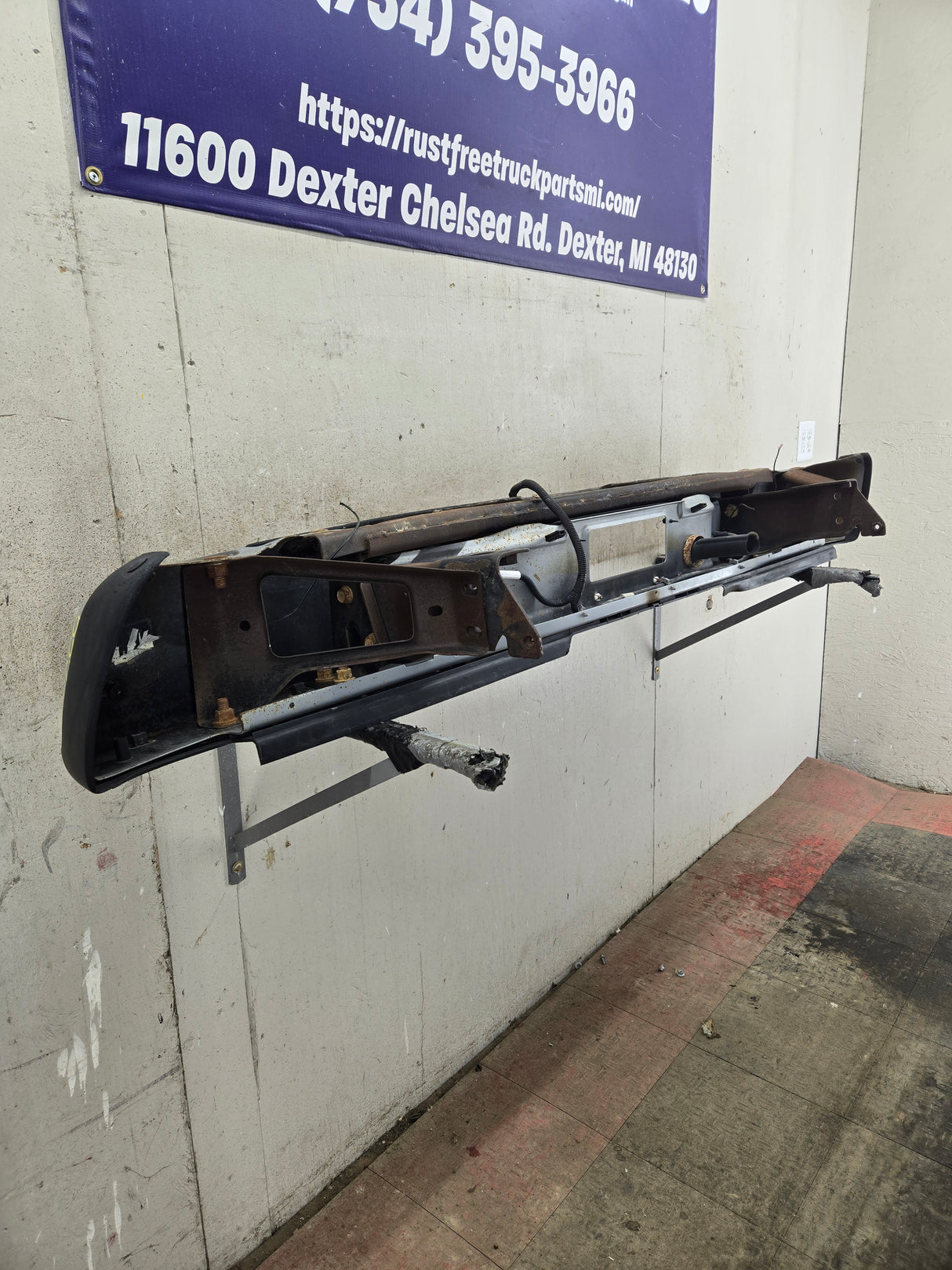 1999-2007 Chevrolet Silverado / GMC Sierra 2500 3500 HD Rear Bumper With Park Sensors