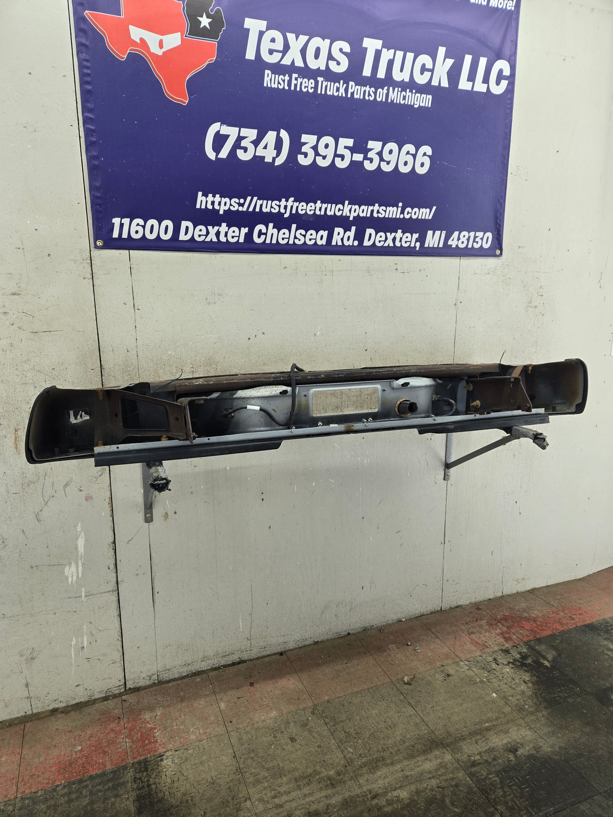 1999-2007 Chevrolet Silverado / GMC Sierra 2500 3500 HD Rear Bumper With Park Sensors