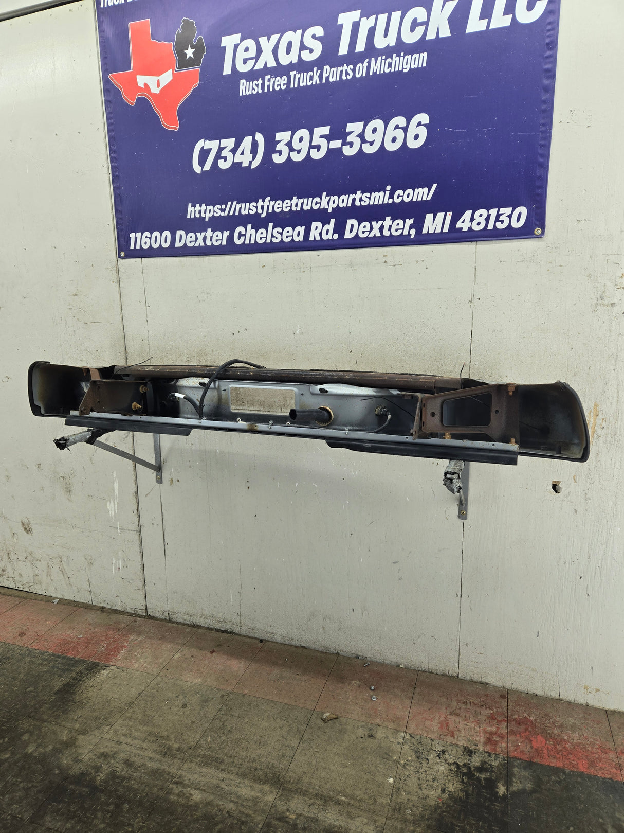 1999-2007 Chevrolet Silverado / GMC Sierra 2500 3500 HD Rear Bumper With Park Sensors