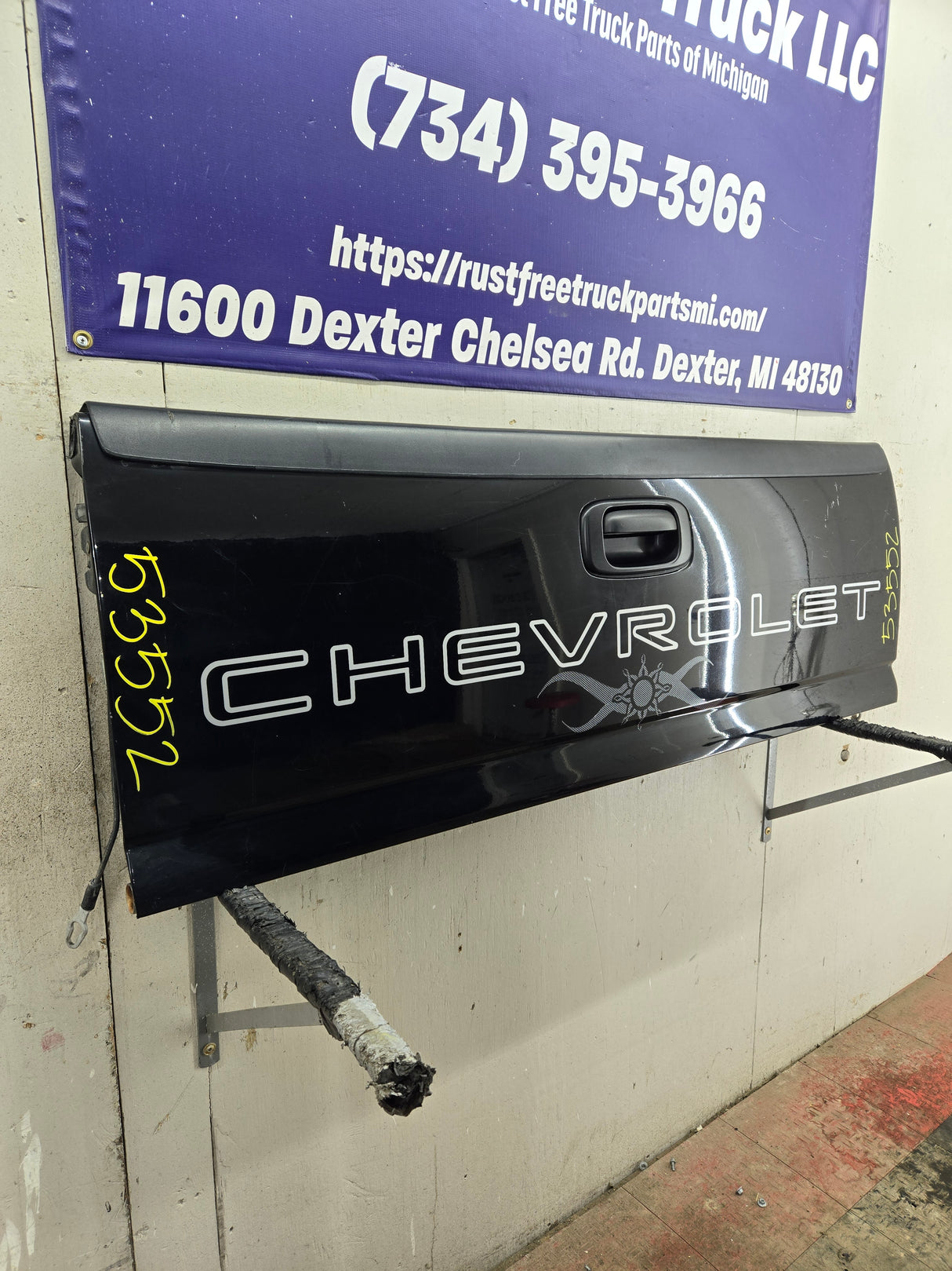 1999-2007 Chevrolet Silverado / GMC Sierra 1500 2500 3500 Tailgate