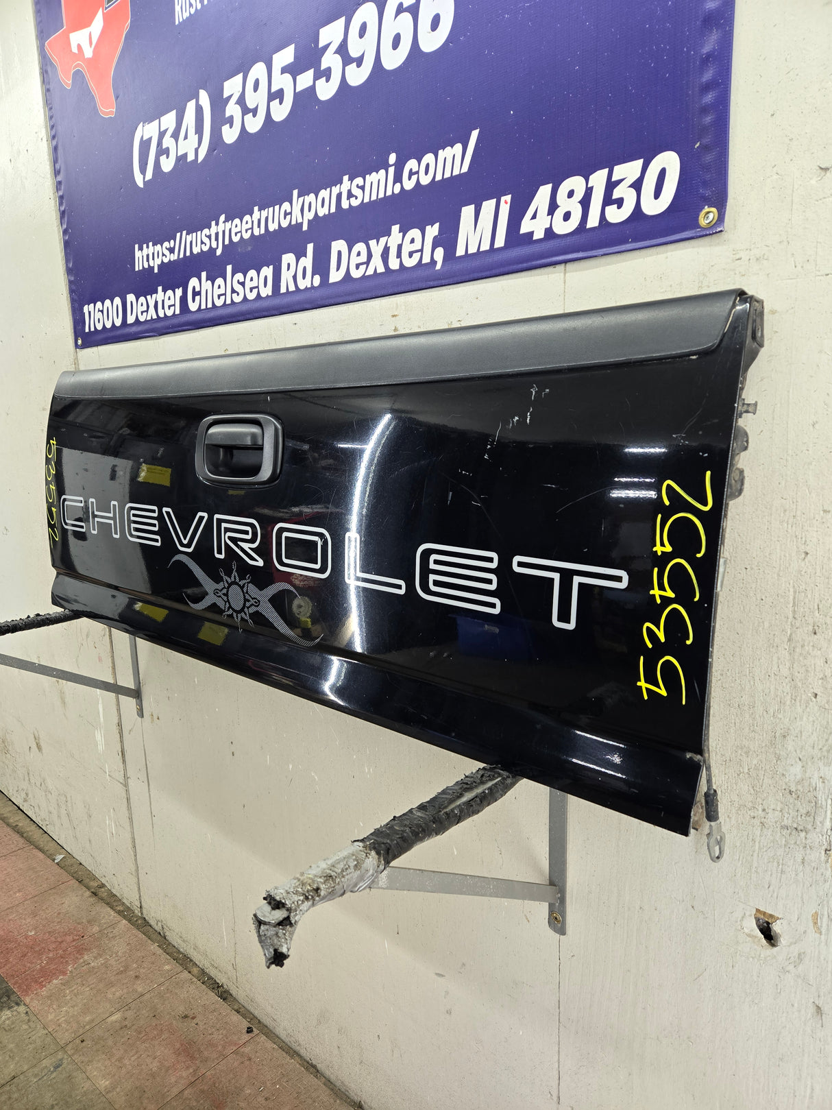 1999-2007 Chevrolet Silverado / GMC Sierra 1500 2500 3500 Tailgate