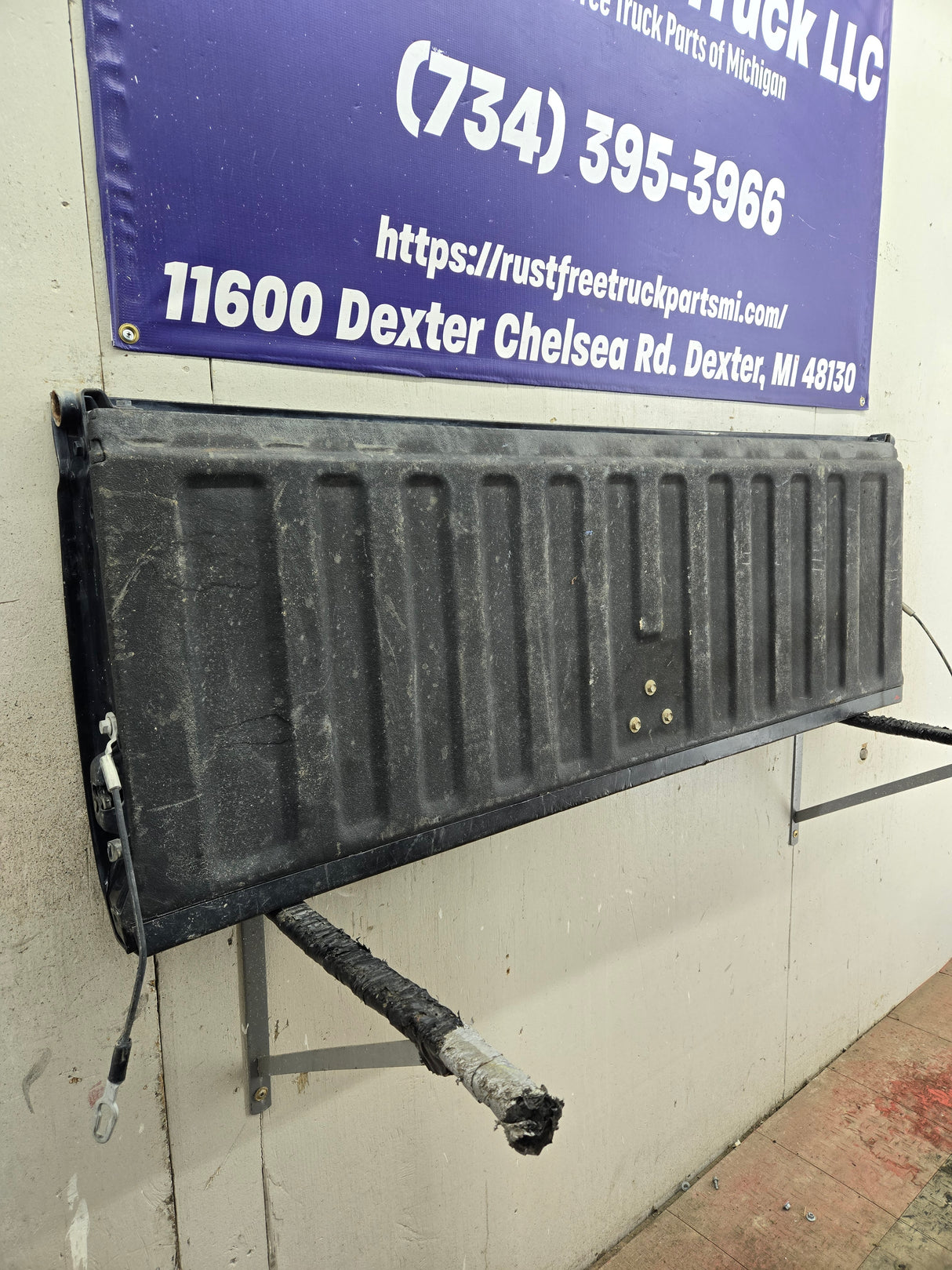 1999-2007 Chevrolet Silverado / GMC Sierra 1500 2500 3500 Tailgate