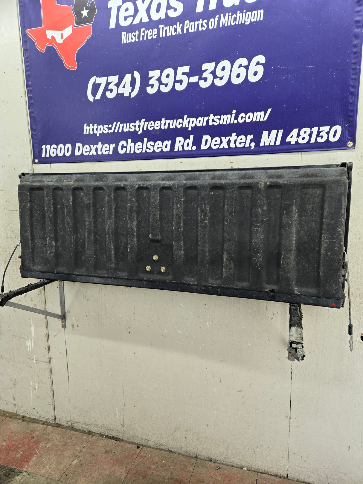 1999-2007 Chevrolet Silverado / GMC Sierra 1500 2500 3500 Tailgate