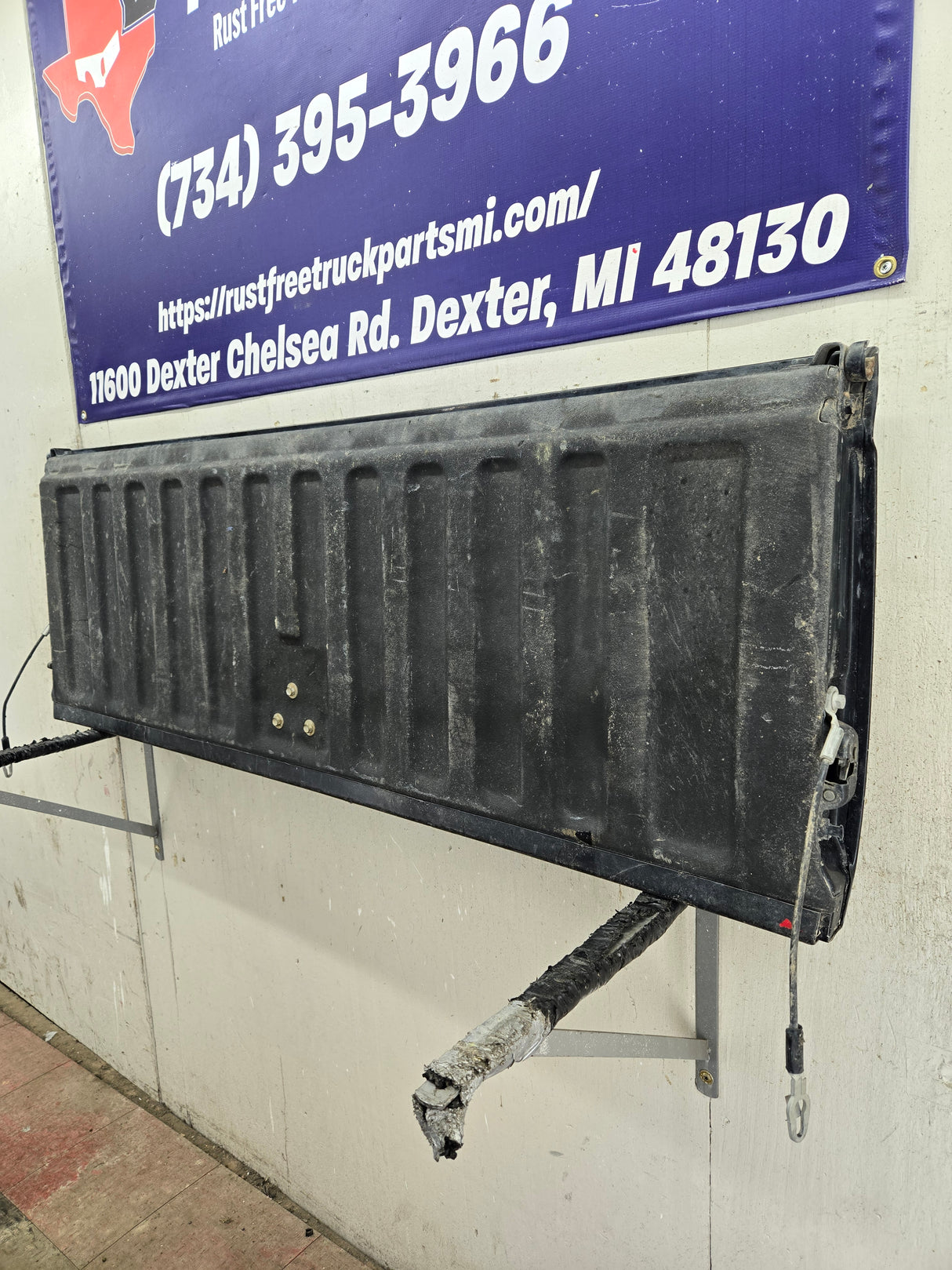 1999-2007 Chevrolet Silverado / GMC Sierra 1500 2500 3500 Tailgate