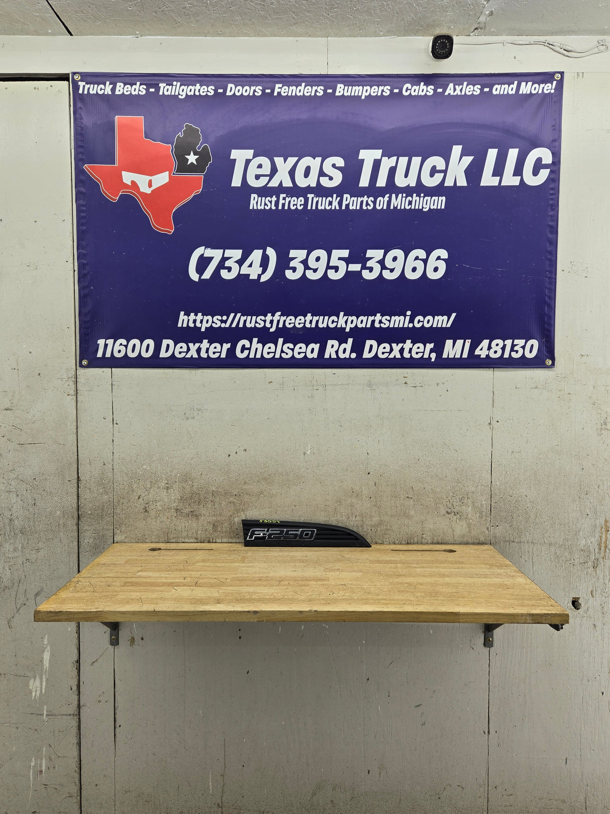 2011-2016 Ford Super Duty F250 Fender Badge Emblem Passenger side RH