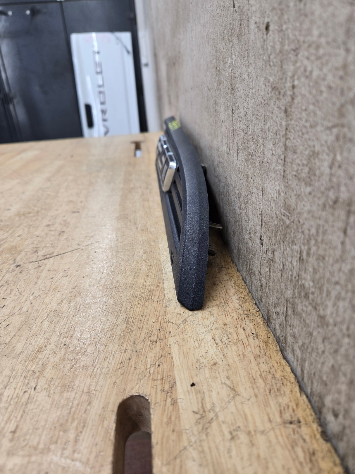 2011-2016 Ford Super Duty F250 Fender Badge Emblem Passenger side RH