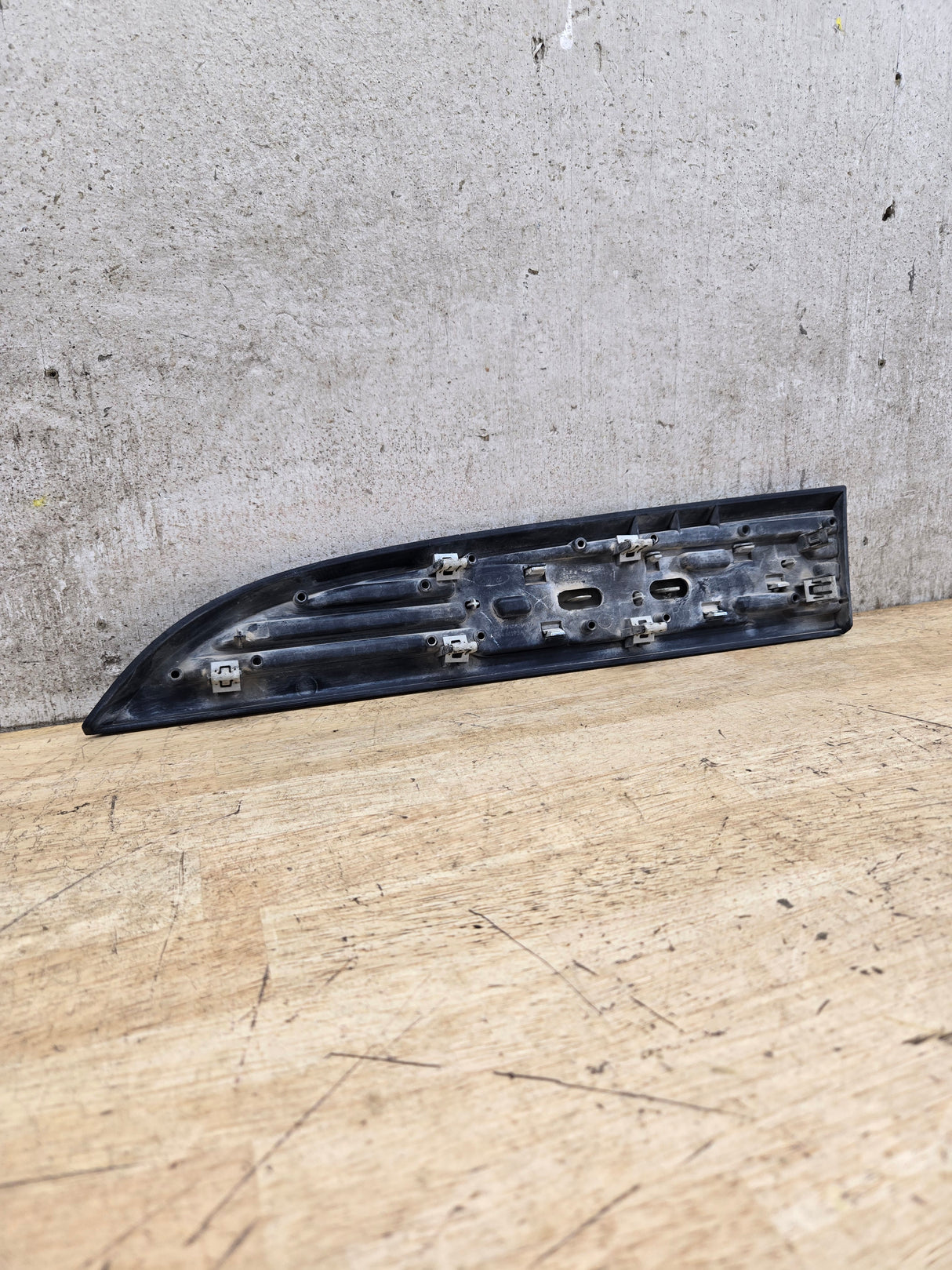 2011-2016 Ford Super Duty F250 Fender Badge Emblem Passenger side RH