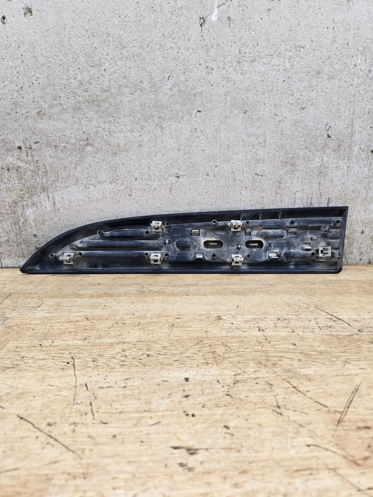 2011-2016 Ford Super Duty F250 Fender Badge Emblem Passenger side RH