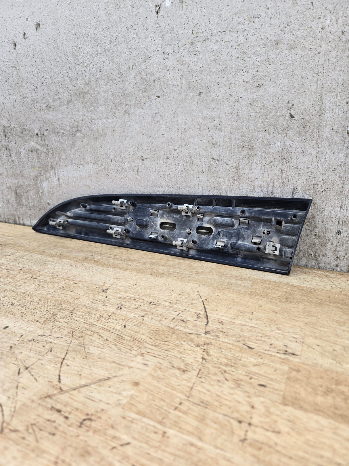 2011-2016 Ford Super Duty F250 Fender Badge Emblem Passenger side RH