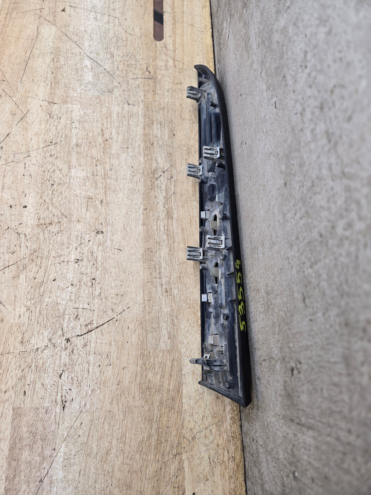 2011-2016 Ford Super Duty F250 Fender Badge Emblem Passenger side RH