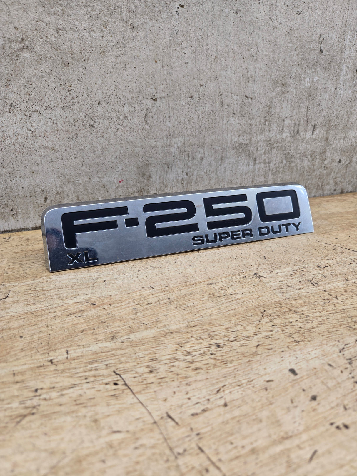 2008-2010 Ford Super Duty F250 Fender Badge Emblem Driver or Passenger Side