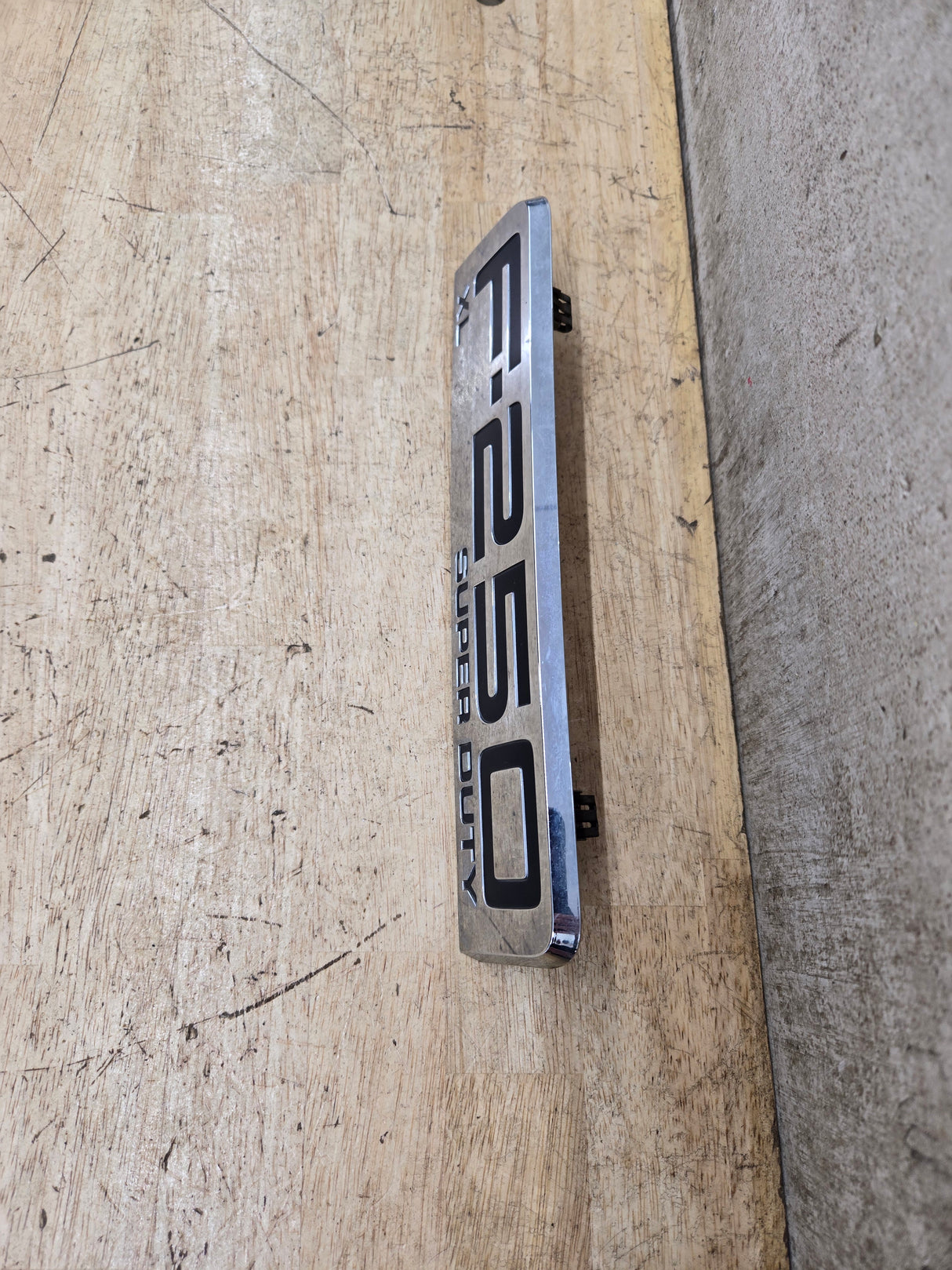 2008-2010 Ford Super Duty F250 Fender Badge Emblem Driver or Passenger Side