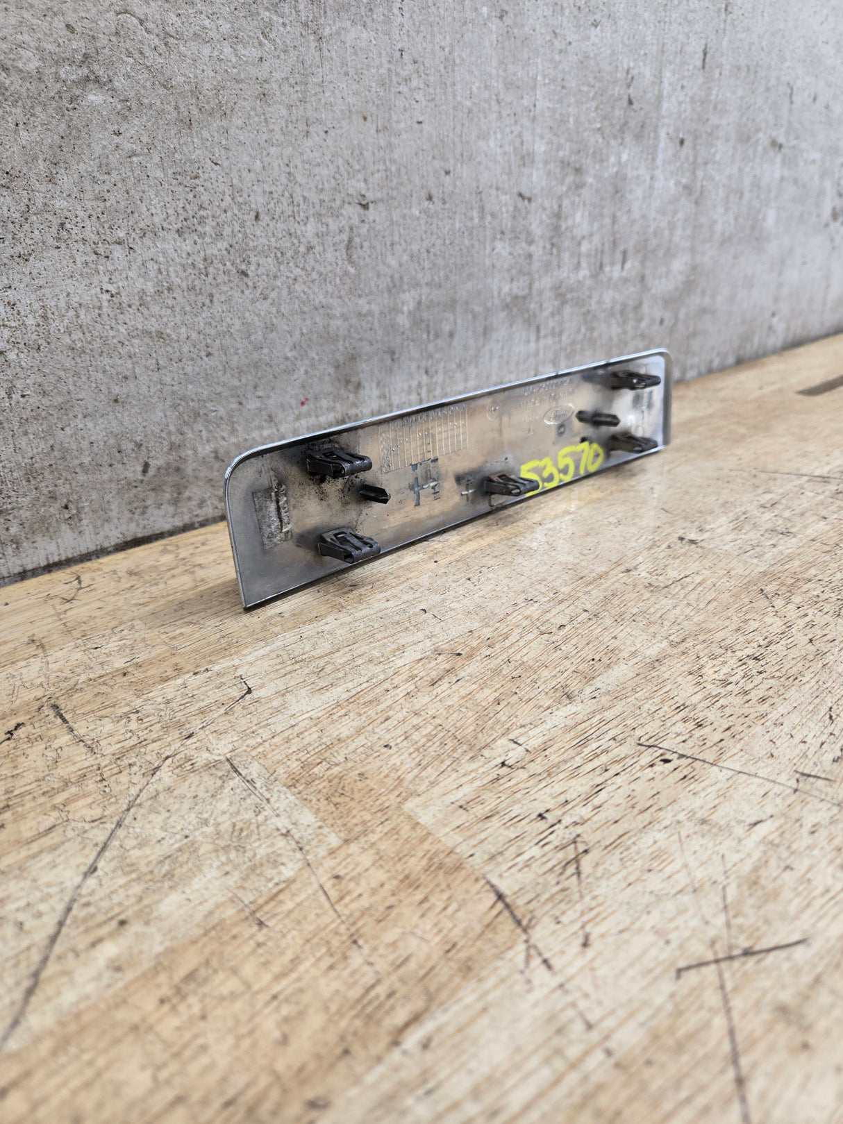 2008-2010 Ford Super Duty F250 Fender Badge Emblem Driver or Passenger Side