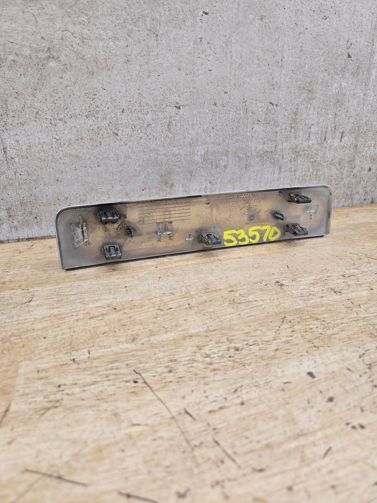 2008-2010 Ford Super Duty F250 Fender Badge Emblem Driver or Passenger Side