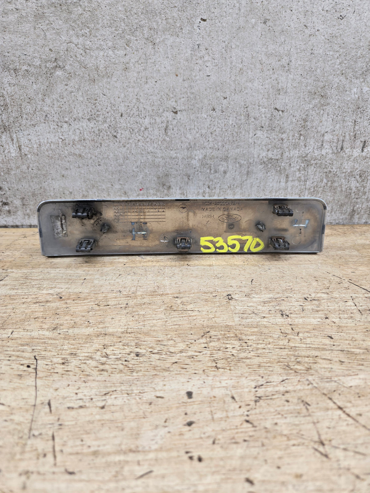 2008-2010 Ford Super Duty F250 Fender Badge Emblem Driver or Passenger Side