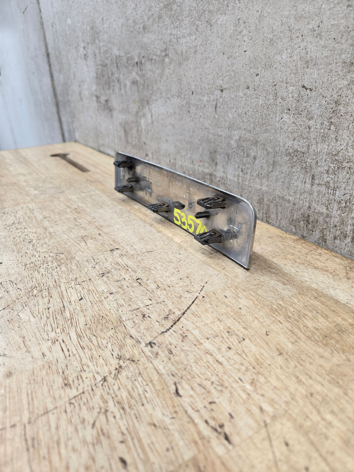 2008-2010 Ford Super Duty F250 Fender Badge Emblem Driver or Passenger Side