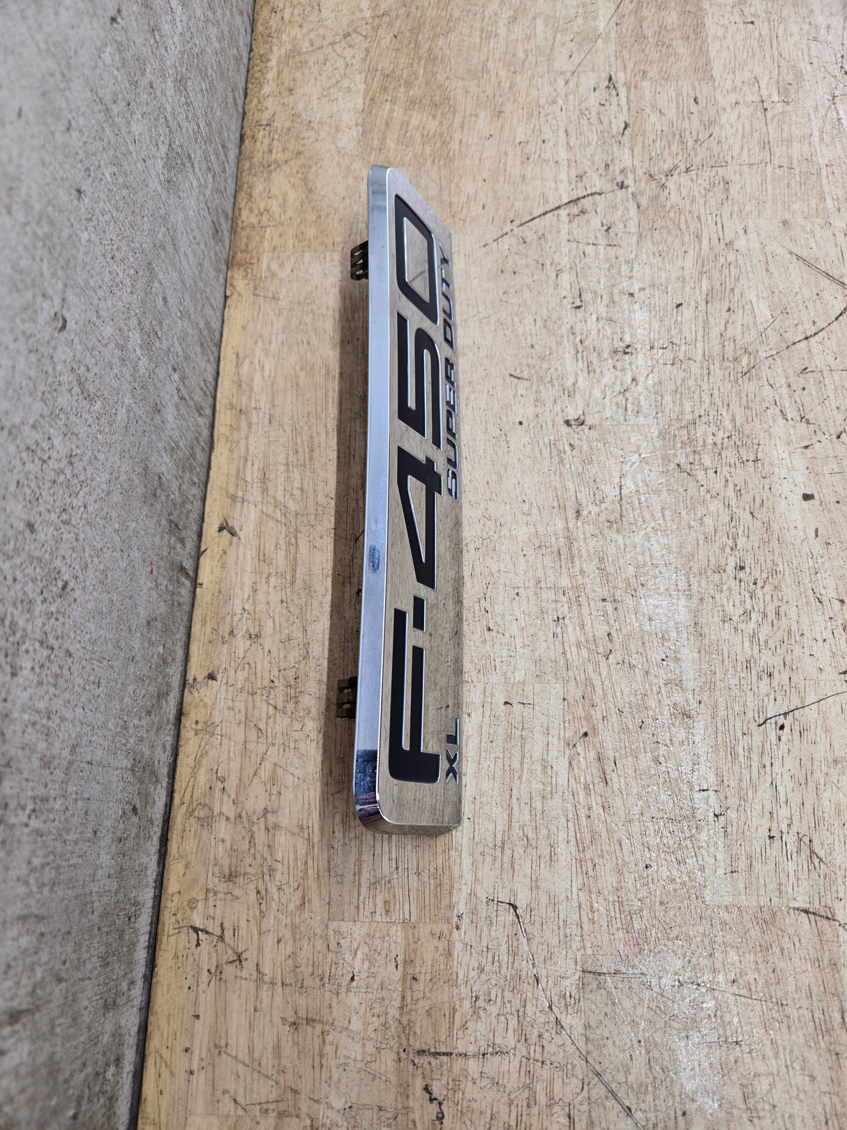 2008-2010 Ford Super Duty F450 Fender Badge Emblem Driver or Passenger Side