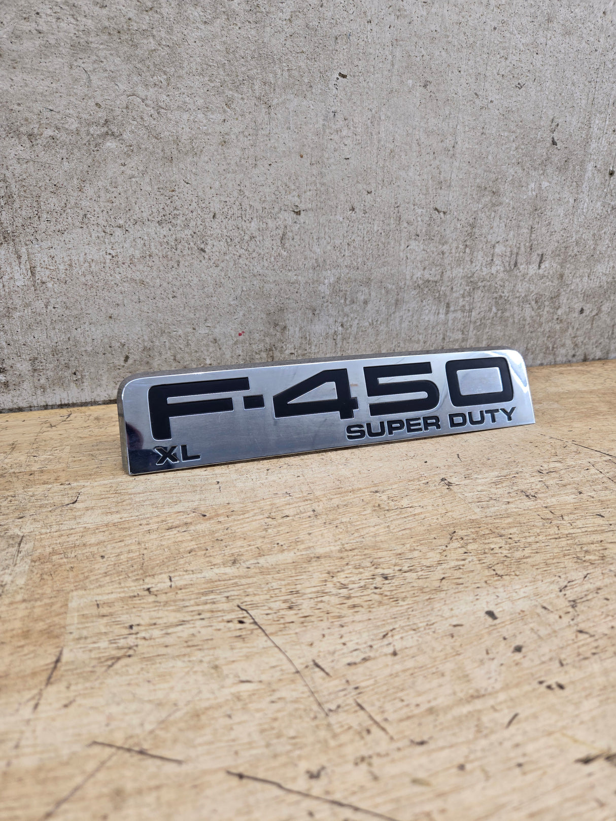 2008-2010 Ford Super Duty F450 Fender Badge Emblem Driver or Passenger Side