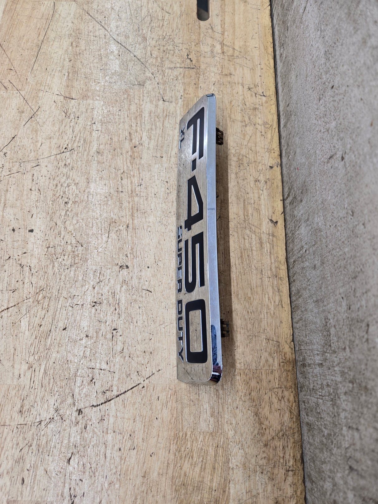 2008-2010 Ford Super Duty F450 Fender Badge Emblem Driver or Passenger Side