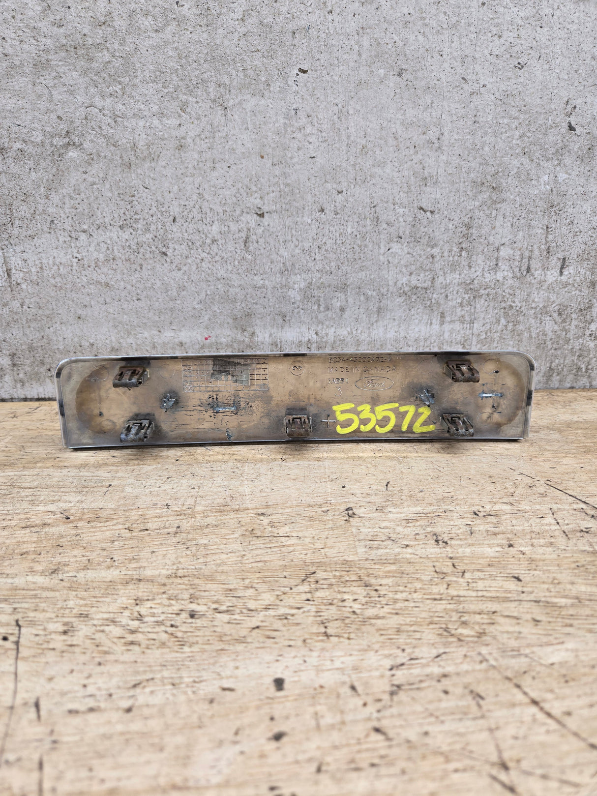 2008-2010 Ford Super Duty F450 Fender Badge Emblem Driver or Passenger Side