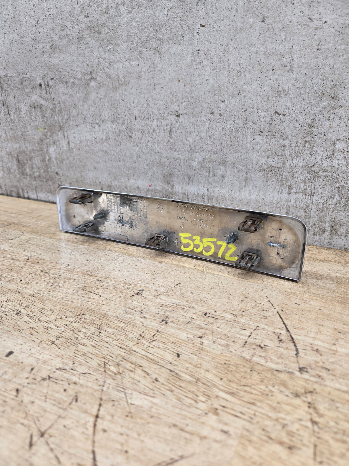 2008-2010 Ford Super Duty F450 Fender Badge Emblem Driver or Passenger Side