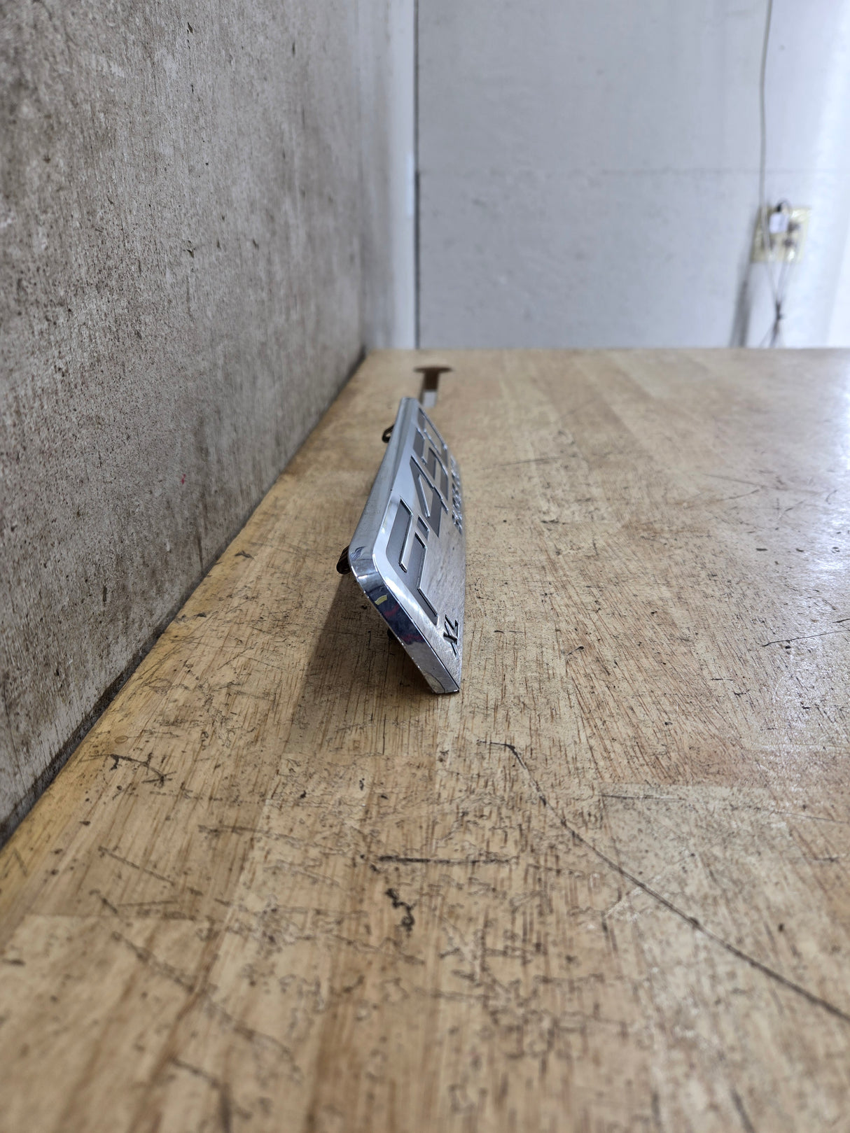 2008-2010 Ford Super Duty F450 Fender Badge Emblem Driver or Passenger Side