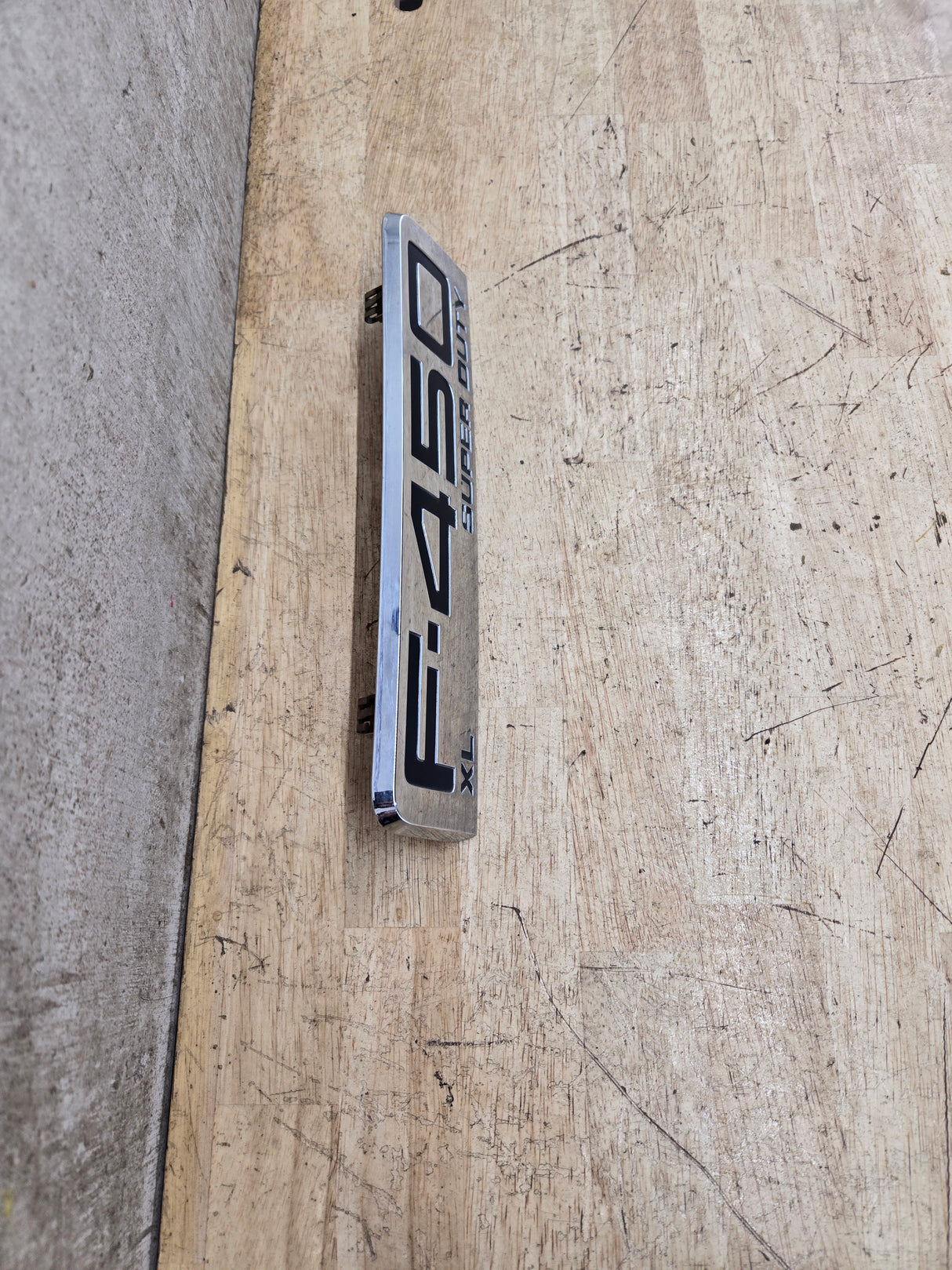 2008-2010 Ford Super Duty F450 Fender Badge Emblem Driver or Passenger Side