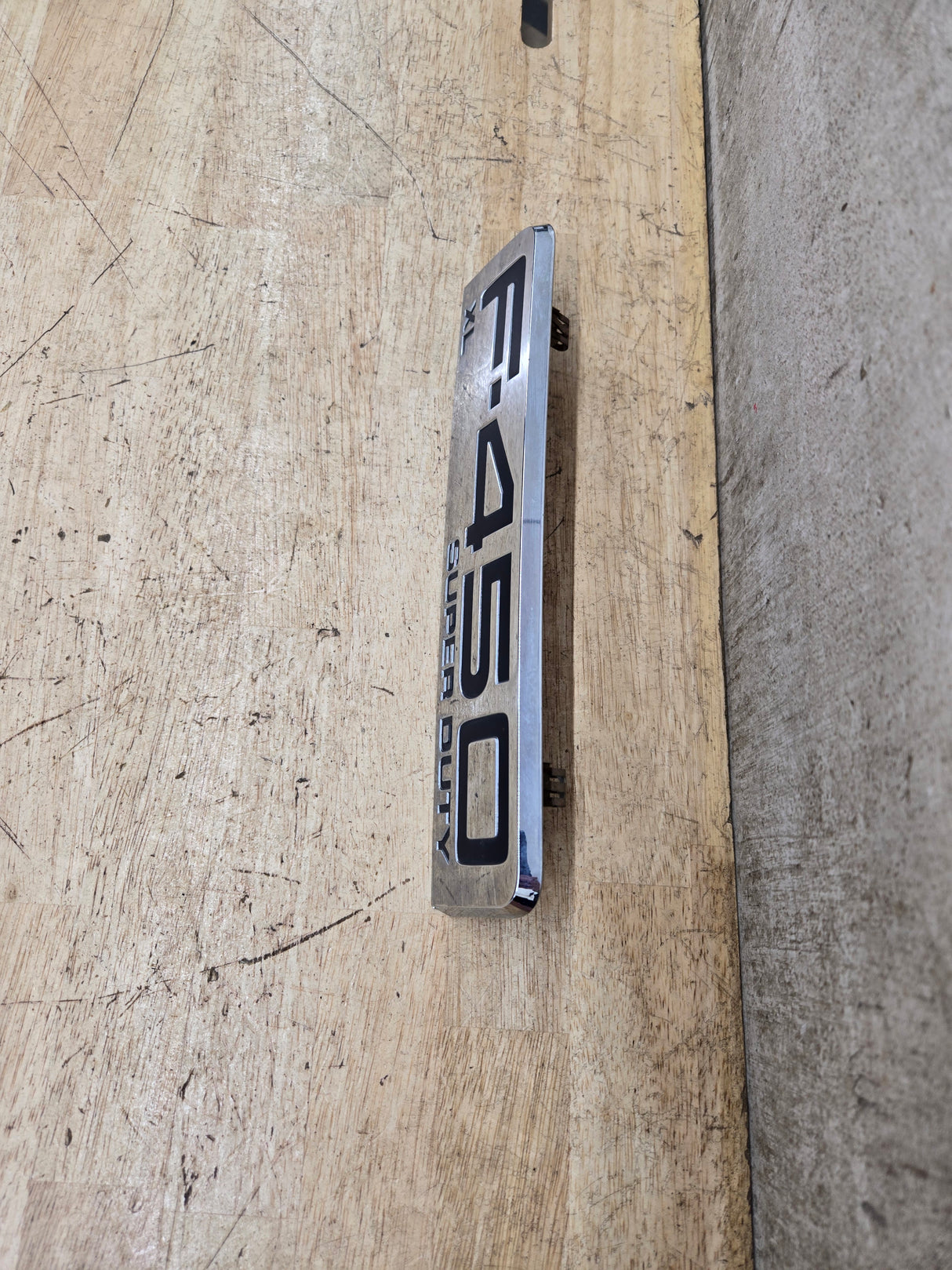 2008-2010 Ford Super Duty F450 Fender Badge Emblem Driver or Passenger Side