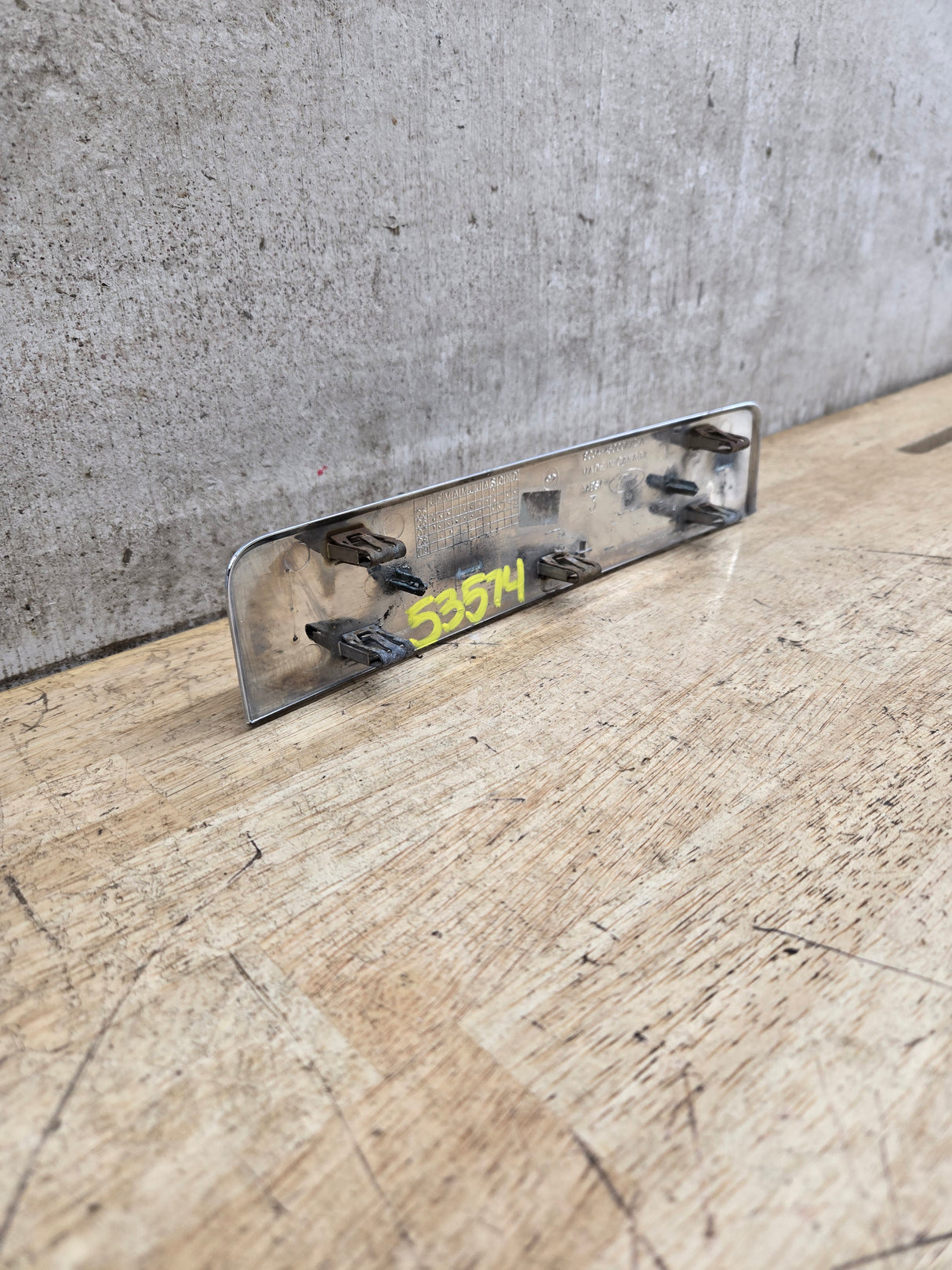 2008-2010 Ford Super Duty F450 Fender Badge Emblem Driver or Passenger Side