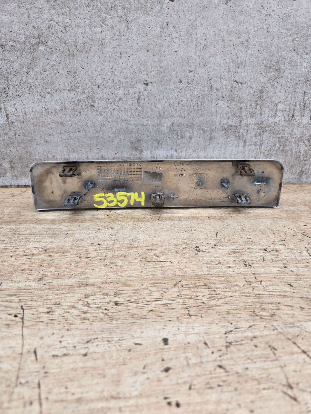 2008-2010 Ford Super Duty F450 Fender Badge Emblem Driver or Passenger Side