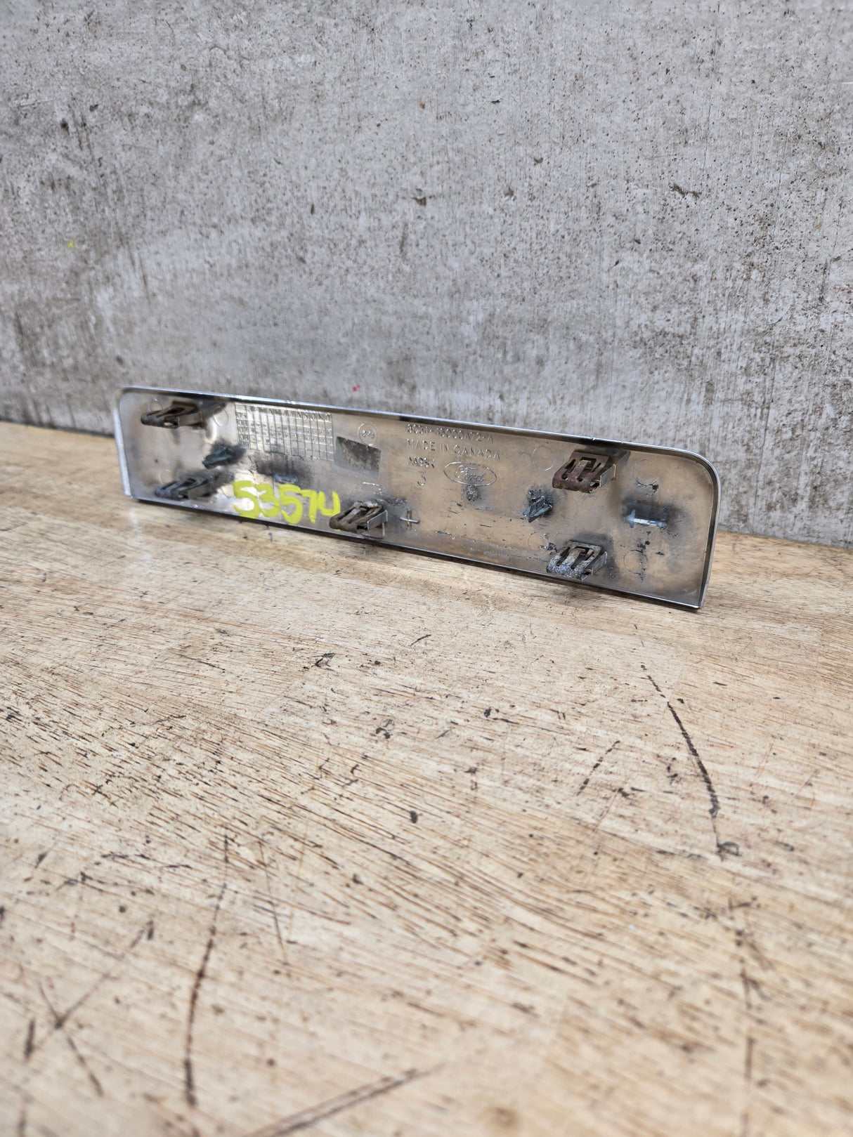 2008-2010 Ford Super Duty F450 Fender Badge Emblem Driver or Passenger Side