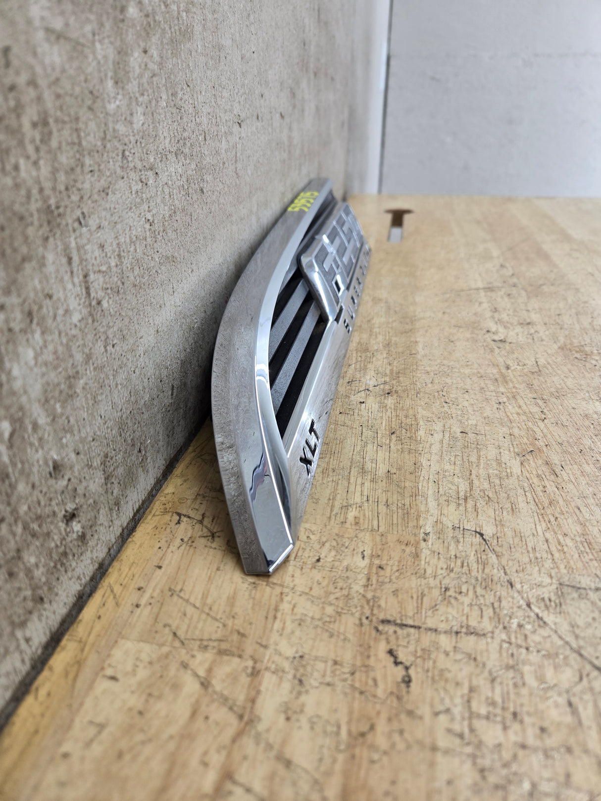 2011-2016 Ford Super Duty F250 Fender Badge Emblem Driver side LH