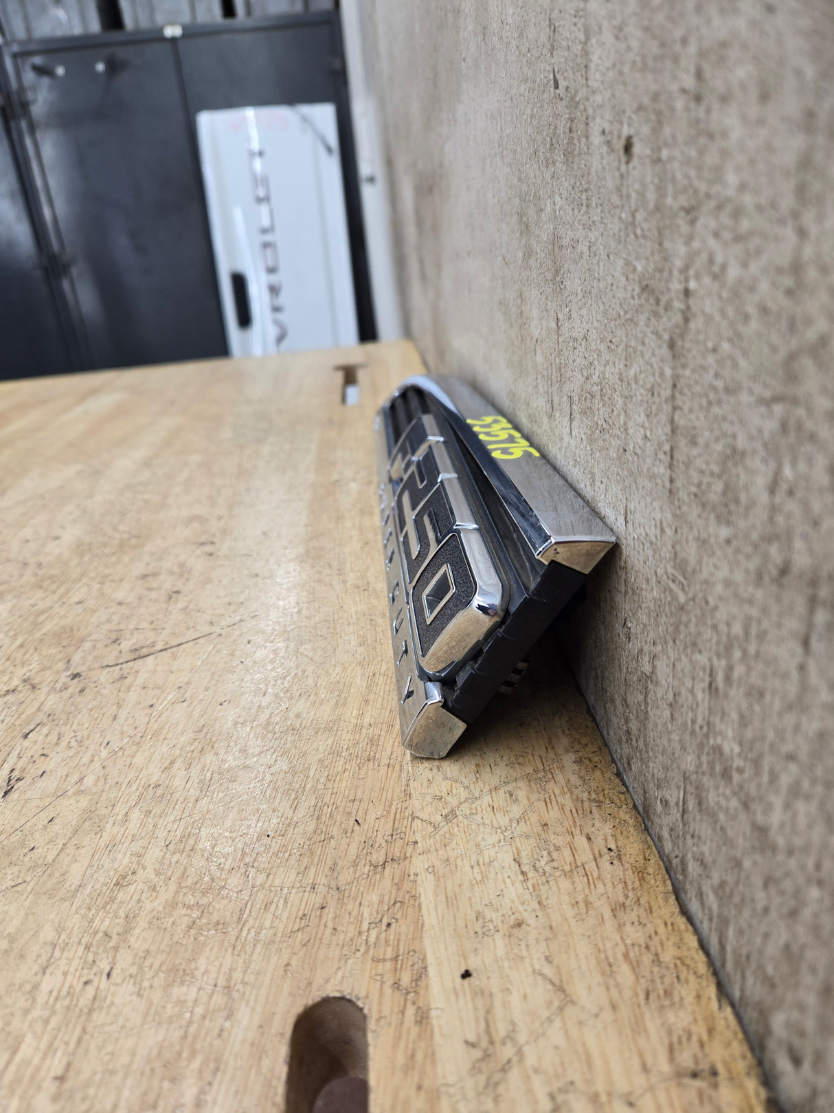 2011-2016 Ford Super Duty F250 Fender Badge Emblem Driver side LH