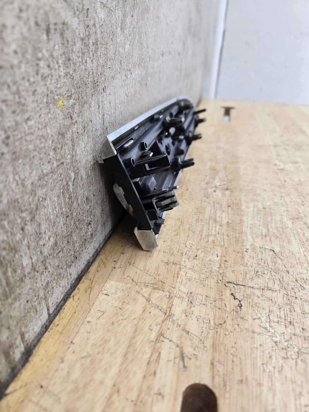 2011-2016 Ford Super Duty F250 Fender Badge Emblem Driver side LH