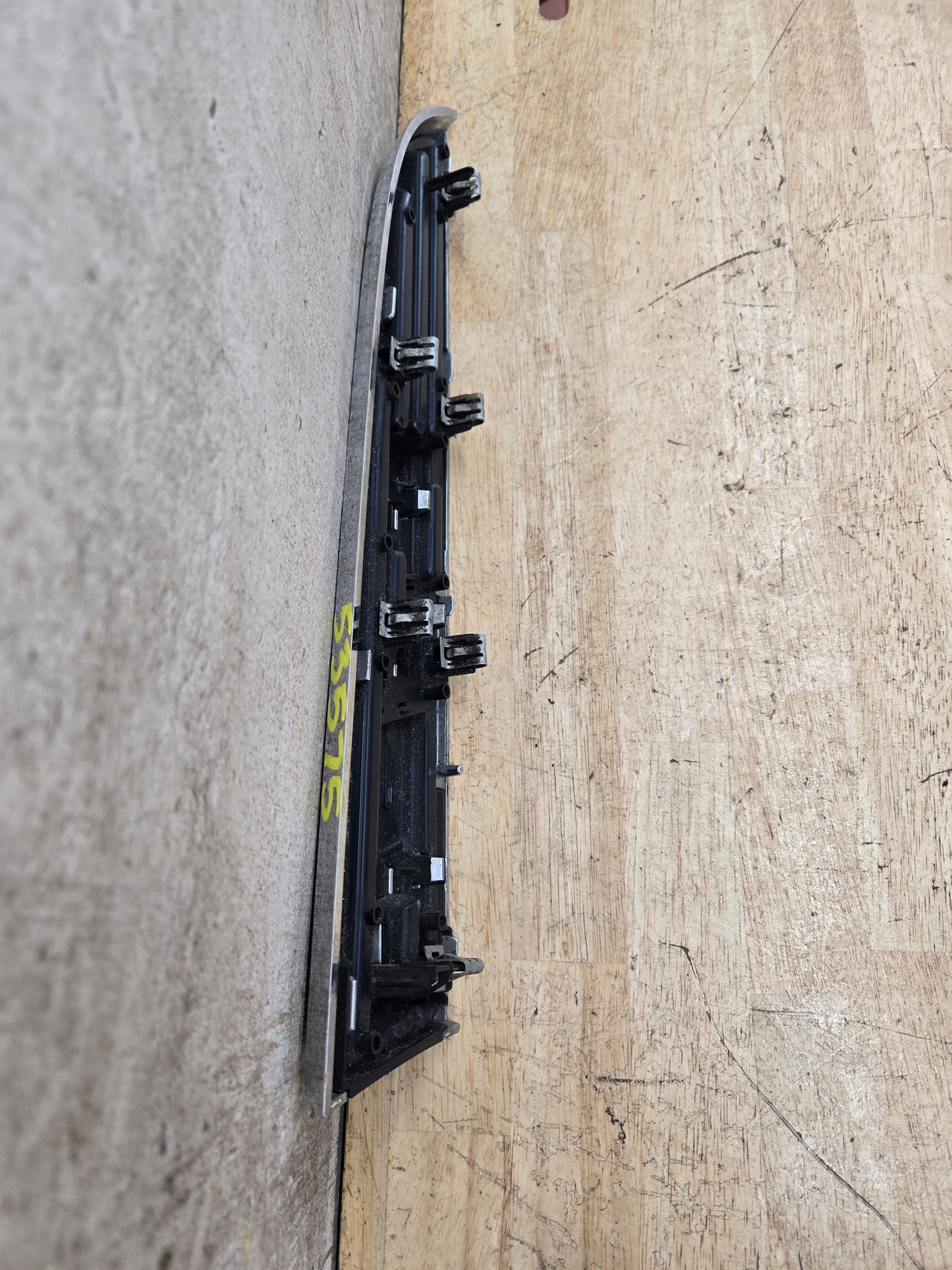 2011-2016 Ford Super Duty F250 Fender Badge Emblem Driver side LH