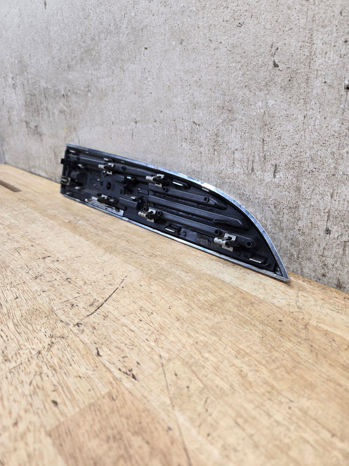 2011-2016 Ford Super Duty F250 Fender Badge Emblem Driver side LH