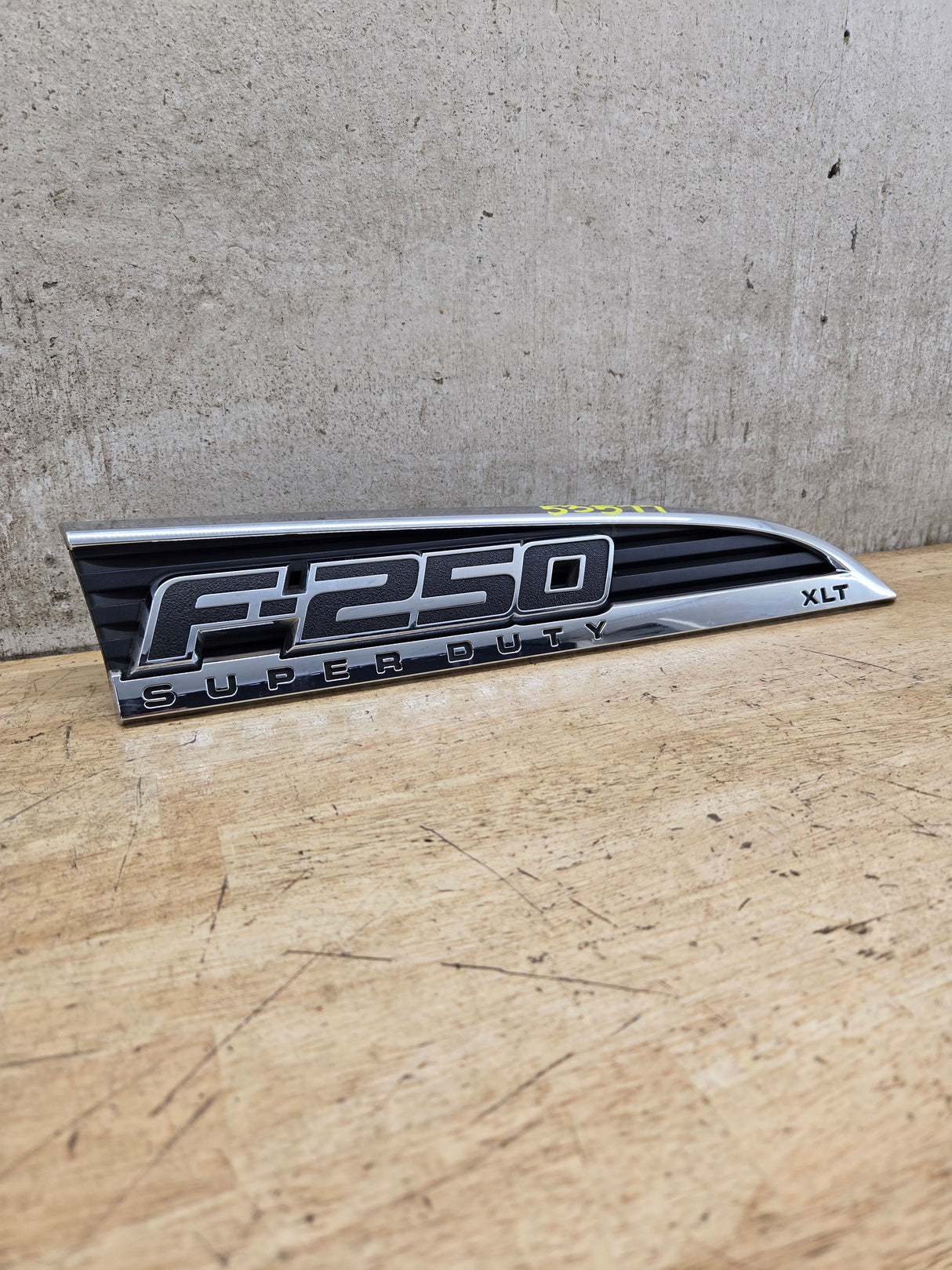2011-2016 Ford Super Duty F250 Fender Badge Emblem Passenger side RH