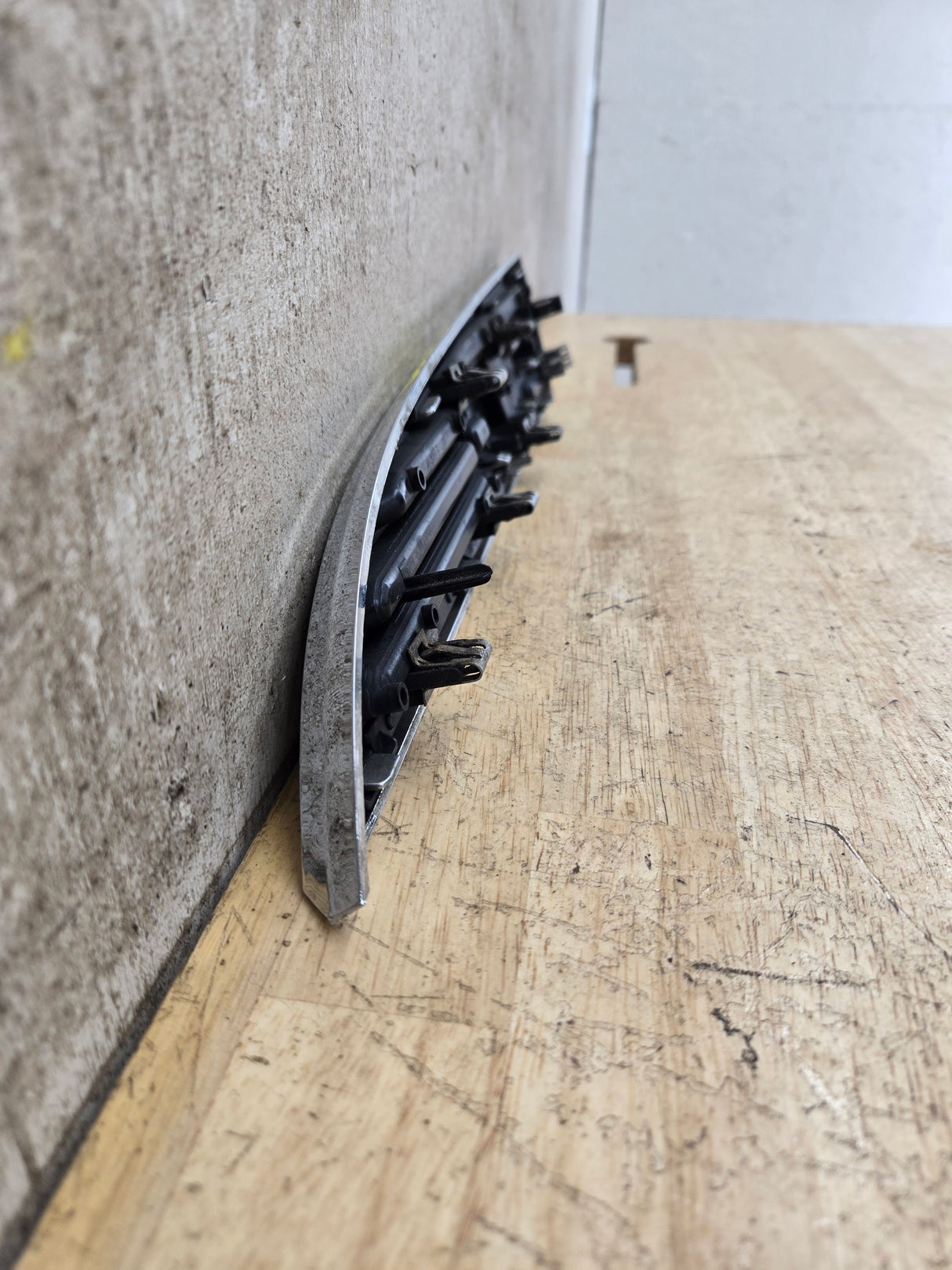 2011-2016 Ford Super Duty F250 Fender Badge Emblem Passenger side RH