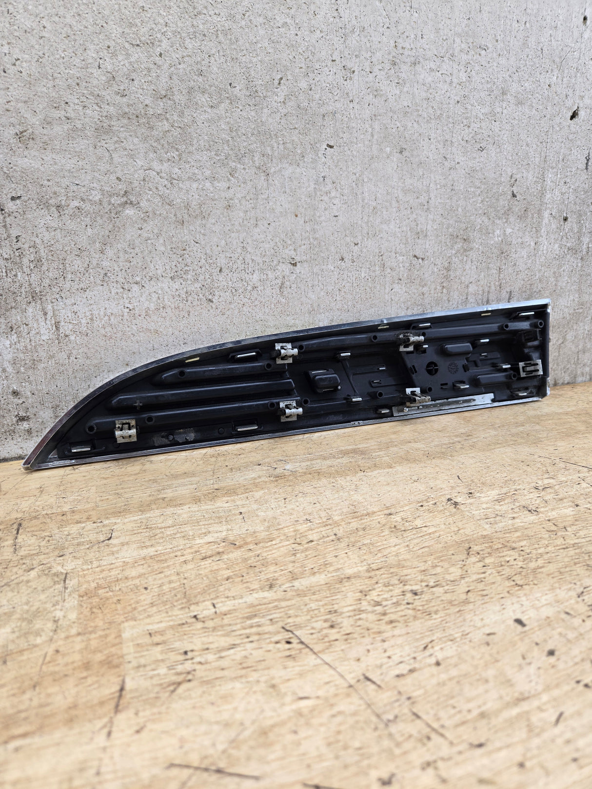 2011-2016 Ford Super Duty F250 Fender Badge Emblem Passenger side RH