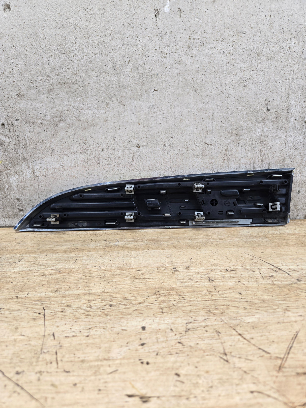 2011-2016 Ford Super Duty F250 Fender Badge Emblem Passenger side RH