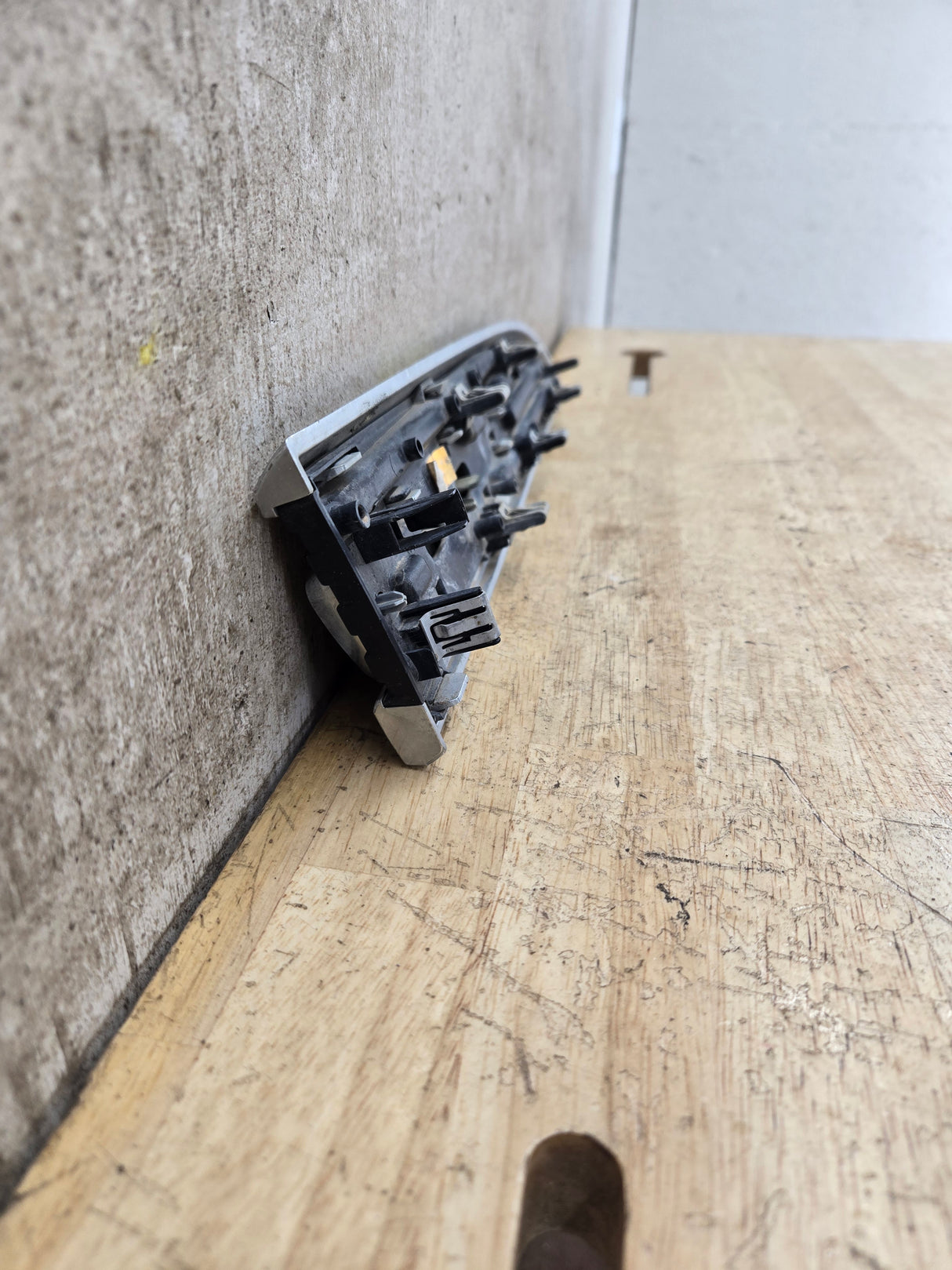 2011-2016 Ford Super Duty F250 Fender Badge Emblem Driver side LH