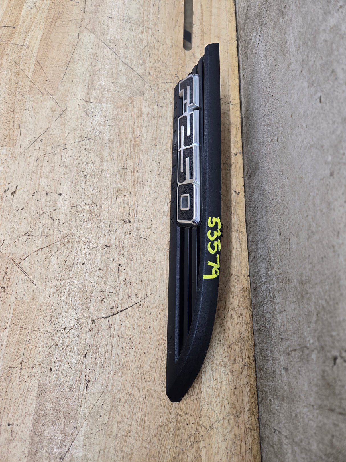 2011-2016 Ford Super Duty F250 Fender Badge Emblem Passenger side RH