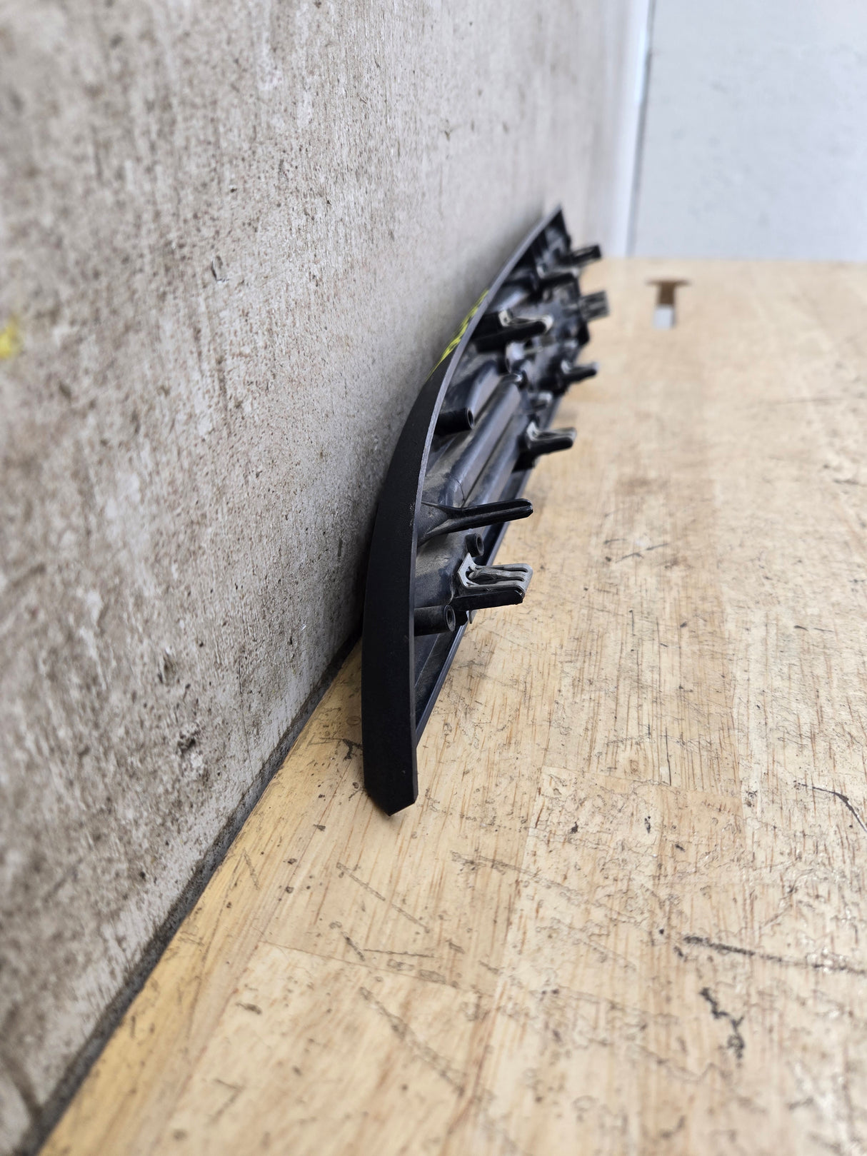 2011-2016 Ford Super Duty F250 Fender Badge Emblem Passenger side RH