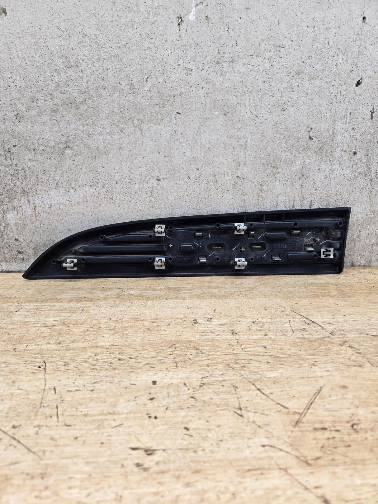 2011-2016 Ford Super Duty F250 Fender Badge Emblem Passenger side RH