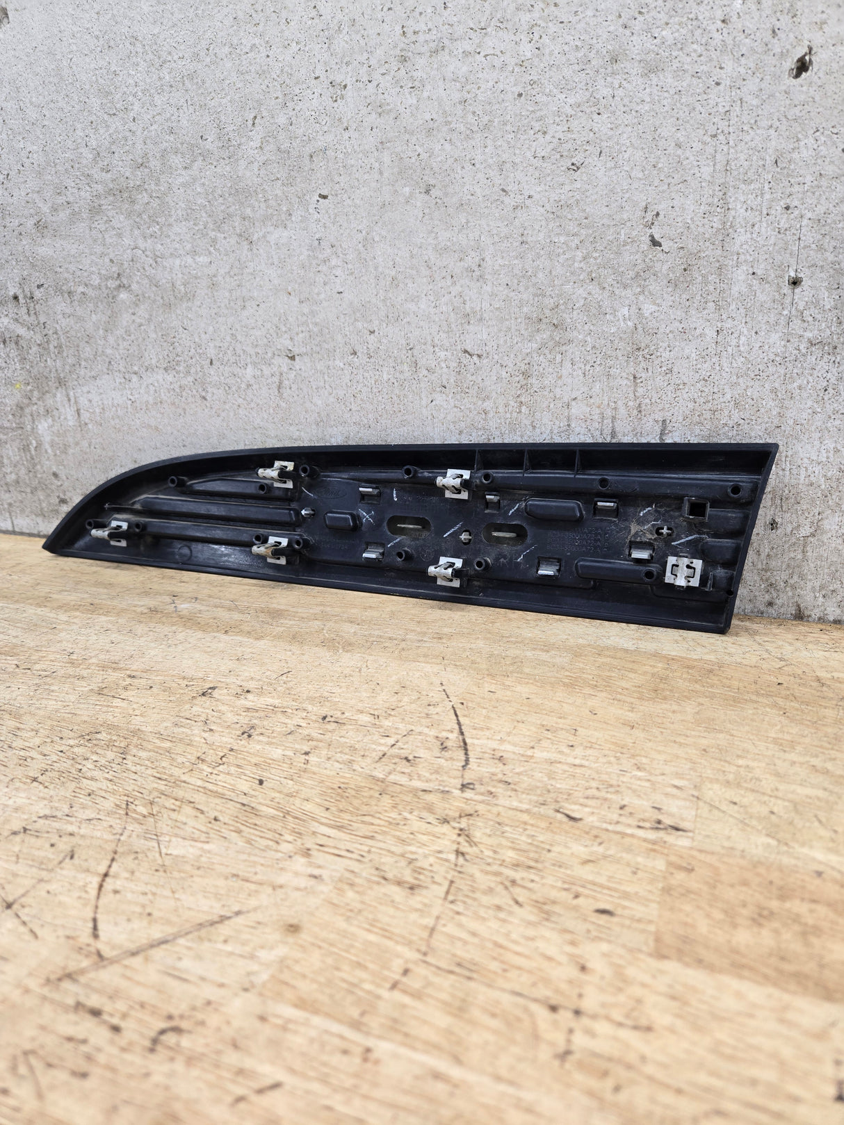 2011-2016 Ford Super Duty F250 Fender Badge Emblem Passenger side RH