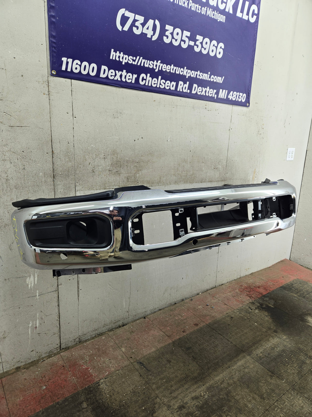 2023-2025 Ford Super Duty F250 F350 Front Bumper With Park Aid Sensor Holes