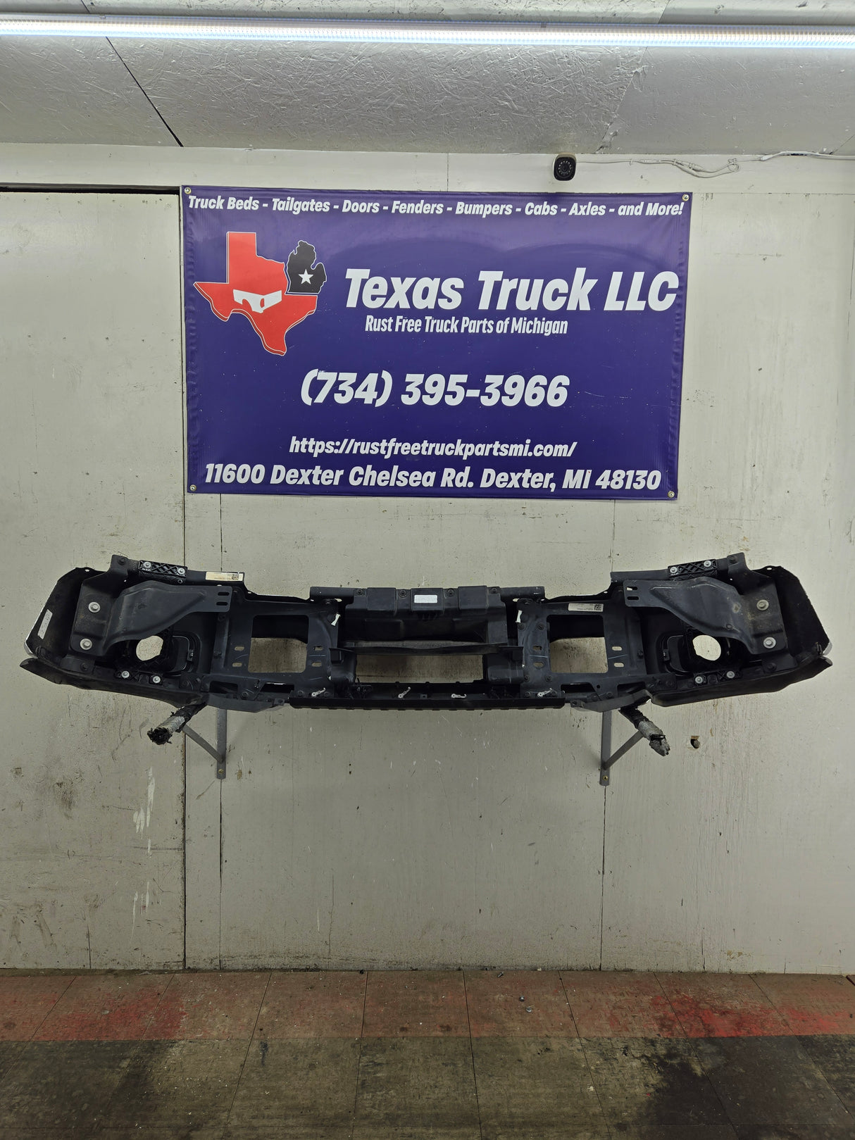 2023-2025 Ford Super Duty F250 F350 Front Bumper With Park Aid Sensor Holes